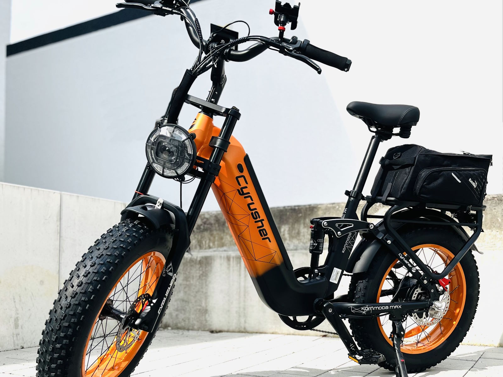 Cyrusher Kommoda 2.0